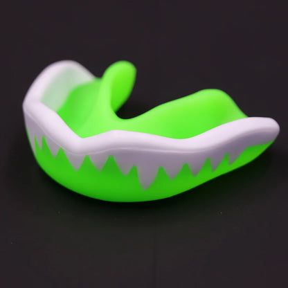 Boxing MMA Wrestling Mouth Guard, Football Rugby Sports Gum Shield, Slim Fit Design for Maximum Teeth Protection and Comfort